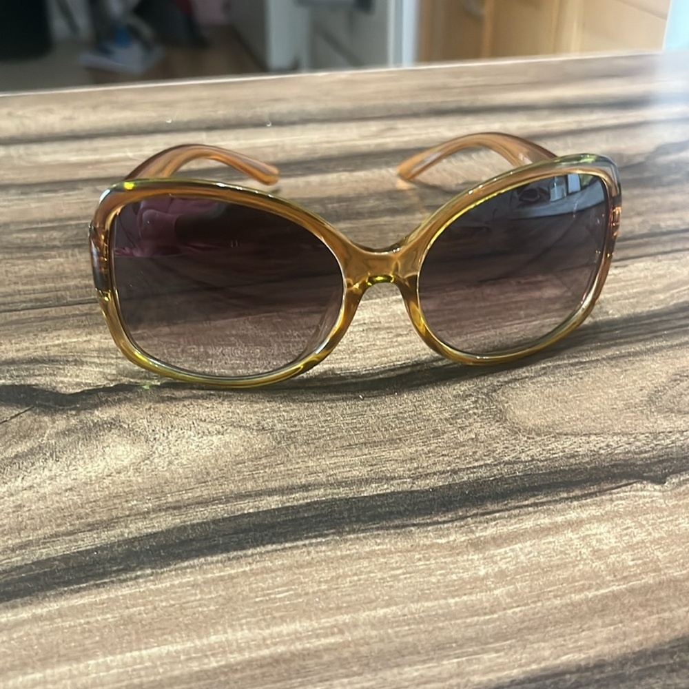 Franco Sarto Elegant Gold Brown Sunglasses